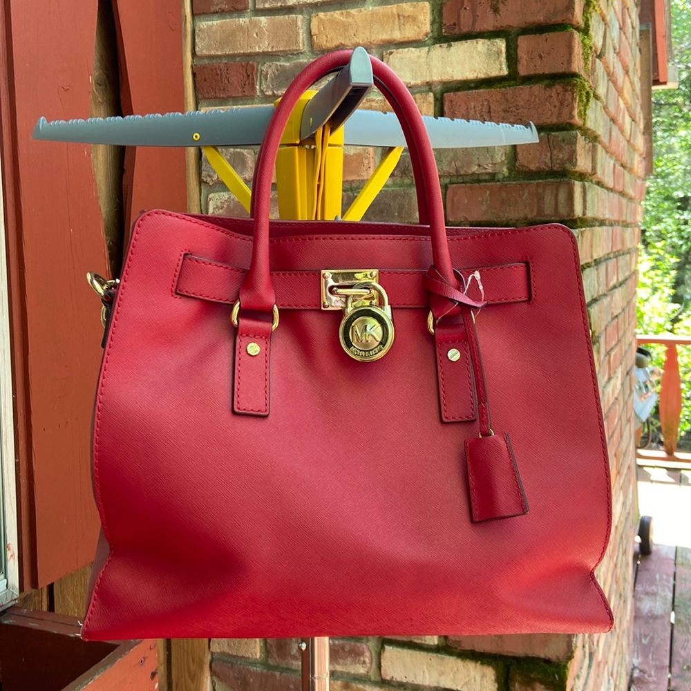 MICHAEL KORS RED PURSE